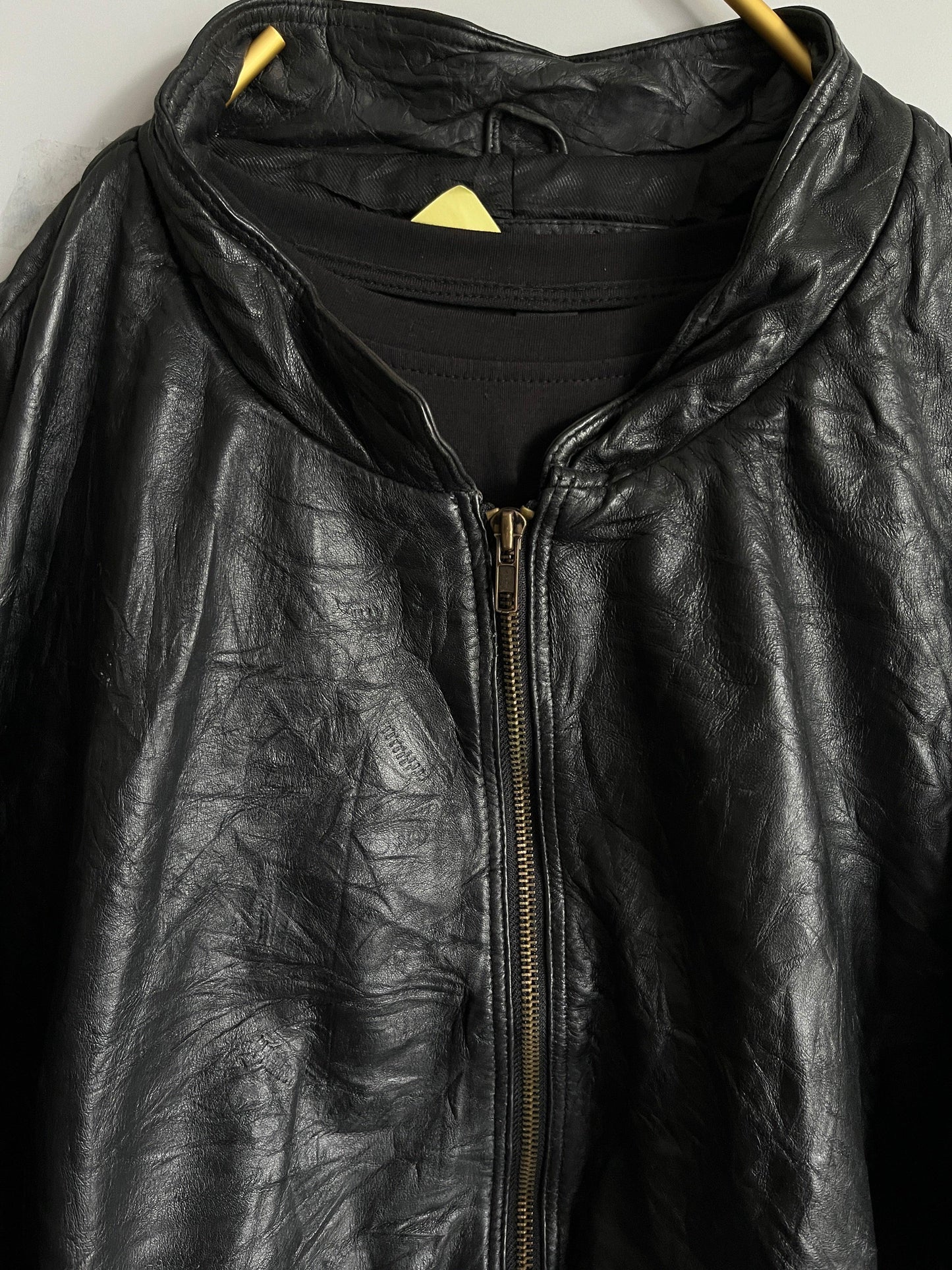 shique black elegant real leather jacket gothic / oldmoney / retro / metal grunge
vintage y2k - shoplifts