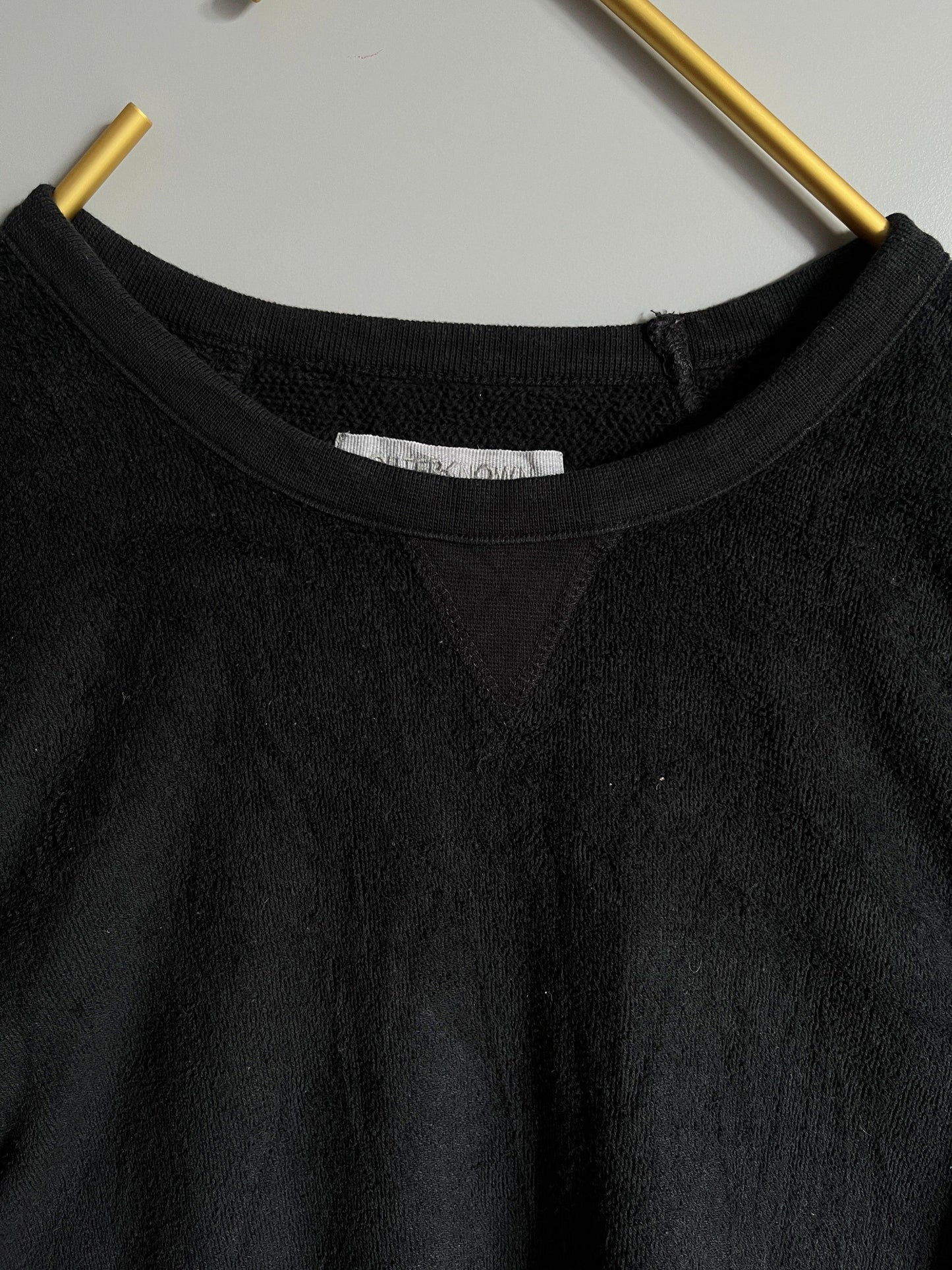 black sweater vintage unisex - shoplifts