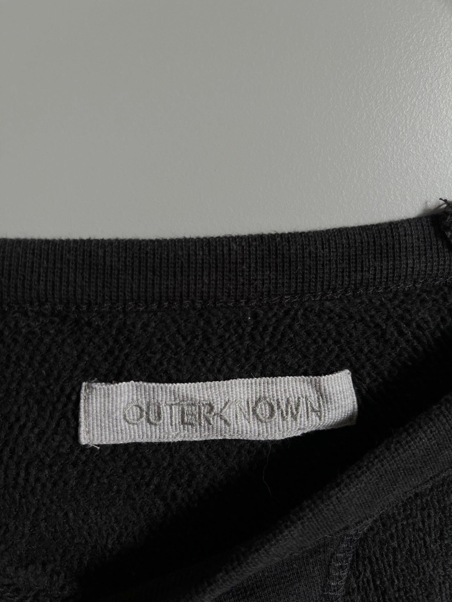 black sweater vintage unisex - shoplifts