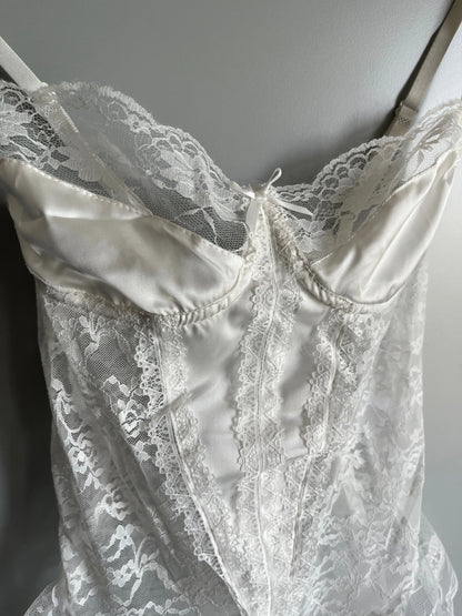 Corsetto nero in pizzo