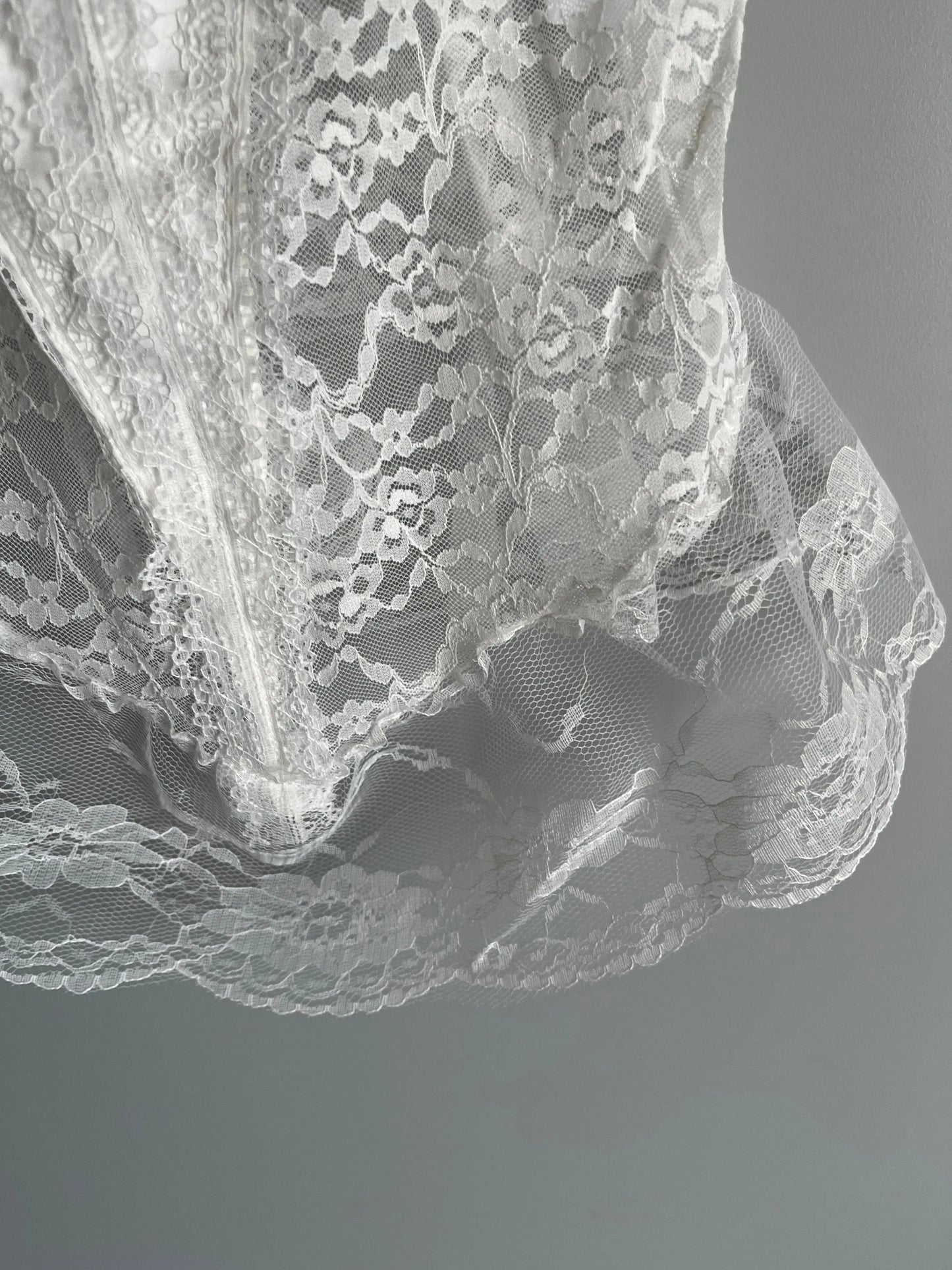 corsetto nero in pizzo