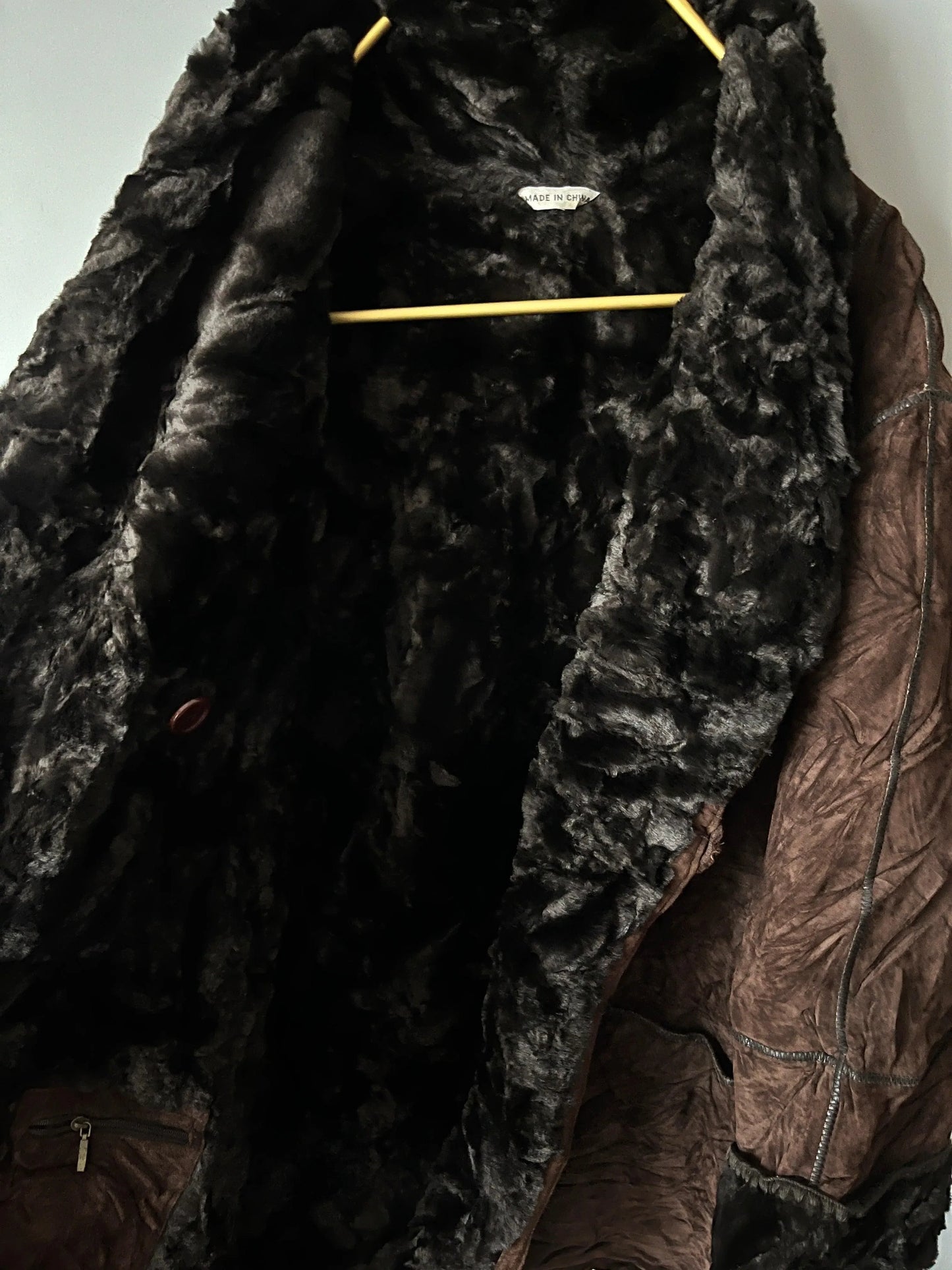 cappotto afghan pesante in pelliccia vintage classica in stile gotico vittoriano old money - shoplifts