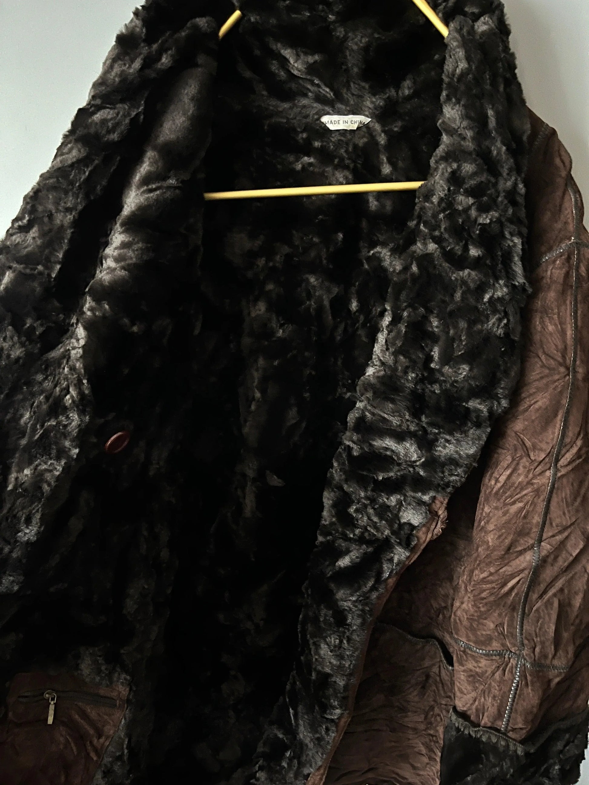 Cappotto afghan pesante in pelliccia vintage classica in stile gotico vittoriano old money - Shoplifts