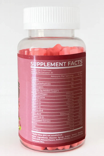 Bottiglia di integratori con capsule rosa e etichetta 'Informazioni sugli Integratori' in evidenza su uno sfondo bianco