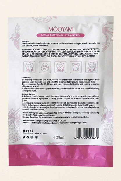Imballaggio della maschera facciale in tessuto Mooyam al gusto di fragola su uno sfondo bianco